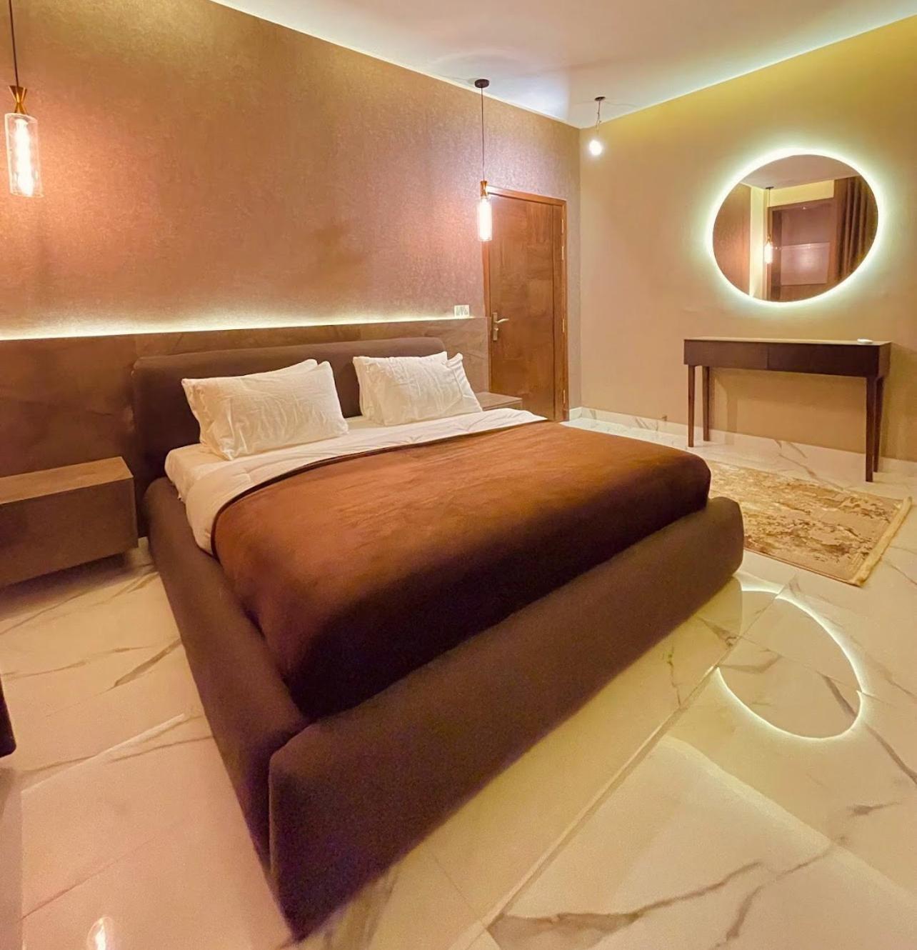 Imperial Lodges Family Guest House Islamabad Ngoại thất bức ảnh